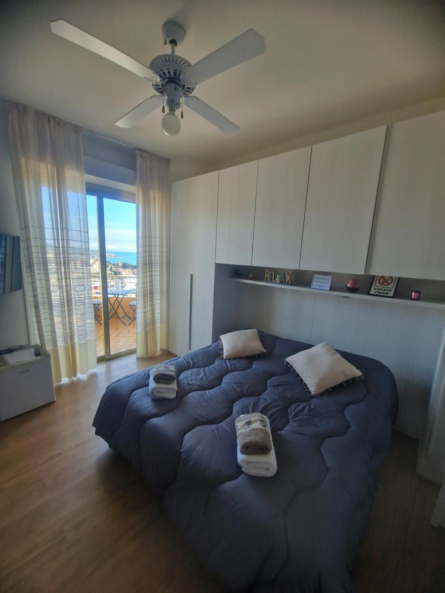 Il Paradiso Del Relax Chambres D'Hotes Affittacamere Room With Sea View 圣雷默 外观 照片